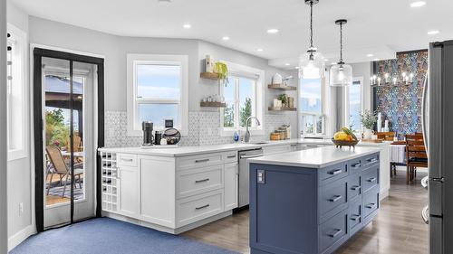 3271 Deer Ridge Court, West Kelowna, BC - Indoor Photo Showing Kitchen With Upgraded Kitchen