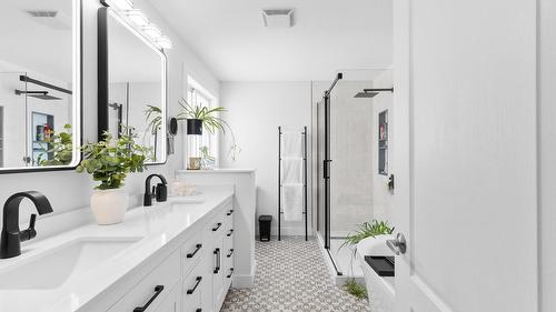 3271 Deer Ridge Court, West Kelowna, BC - Indoor Photo Showing Bathroom