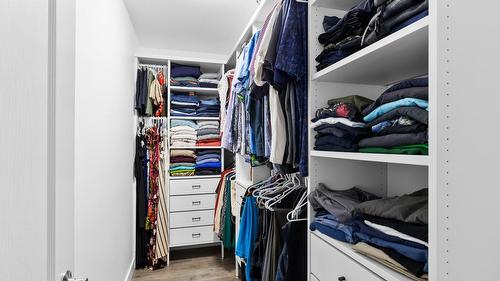 3271 Deer Ridge Court, West Kelowna, BC - Indoor With Storage