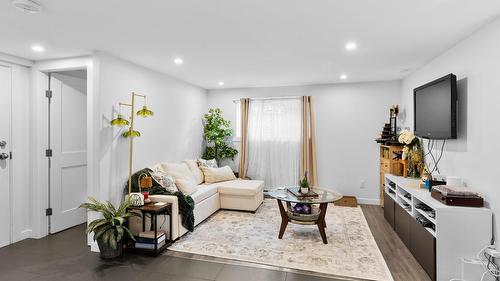 3271 Deer Ridge Court, West Kelowna, BC - Indoor Photo Showing Other Room