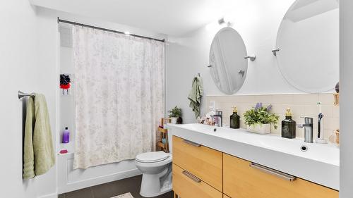 3271 Deer Ridge Court, West Kelowna, BC - Indoor Photo Showing Bathroom