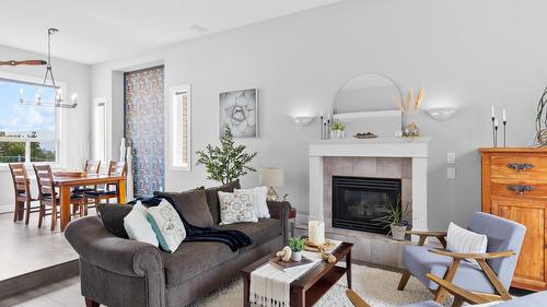 3271 Deer Ridge Court, West Kelowna, BC - Indoor Photo Showing Living Room With Fireplace