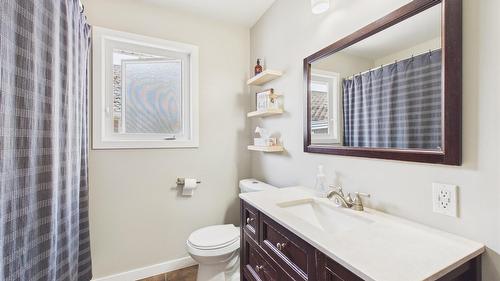 1819 2Nd Street, Cranbrook, BC - Indoor Photo Showing Bathroom