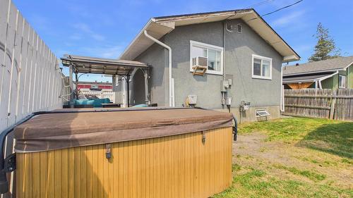 1819 2Nd Street, Cranbrook, BC - Outdoor
