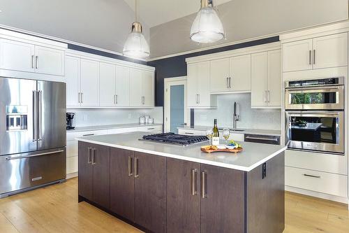 1-6267 Sundstrom Court, Peachland, BC - Indoor Photo Showing Kitchen With Upgraded Kitchen