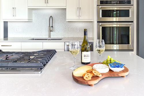 1-6267 Sundstrom Court, Peachland, BC - Indoor Photo Showing Kitchen With Double Sink With Upgraded Kitchen
