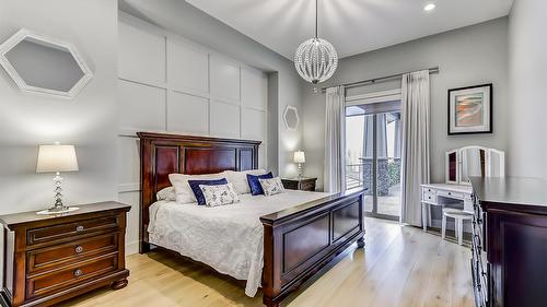 1-6267 Sundstrom Court, Peachland, BC - Indoor Photo Showing Bedroom
