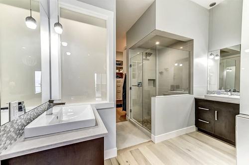 1-6267 Sundstrom Court, Peachland, BC - Indoor Photo Showing Bathroom