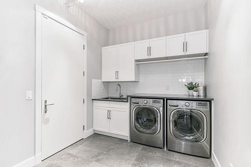 1-6267 Sundstrom Court, Peachland, BC - Indoor Photo Showing Laundry Room