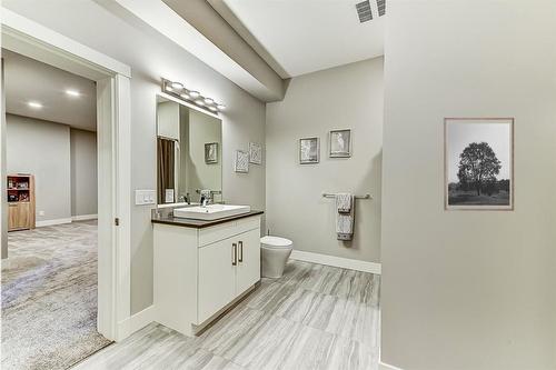 1-6267 Sundstrom Court, Peachland, BC - Indoor Photo Showing Bathroom