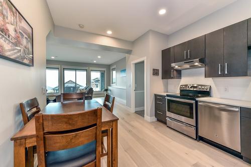 1-6267 Sundstrom Court, Peachland, BC - Indoor Photo Showing Kitchen