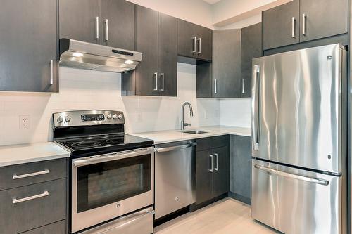 1-6267 Sundstrom Court, Peachland, BC - Indoor Photo Showing Kitchen With Upgraded Kitchen