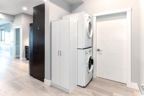 1-6267 Sundstrom Court, Peachland, BC - Indoor Photo Showing Laundry Room