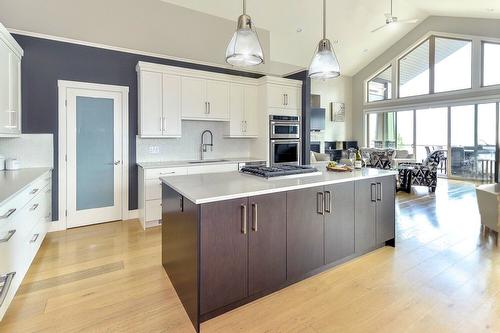1-6267 Sundstrom Court, Peachland, BC - Indoor Photo Showing Kitchen With Upgraded Kitchen