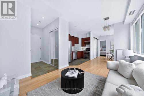 1501 - 797 Don Mills Road, Toronto, ON - Indoor Photo Showing Living Room