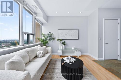 1501 - 797 Don Mills Road, Toronto, ON - Indoor Photo Showing Living Room