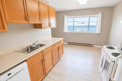 Kitchen - 67 Park Avenue, Lac Du Bonnet, MB 