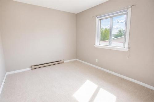 Bedroom 2 - 67 Park Avenue, Lac Du Bonnet, MB 