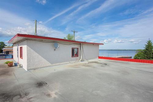 67 Park Avenue, Lac Du Bonnet, MB 