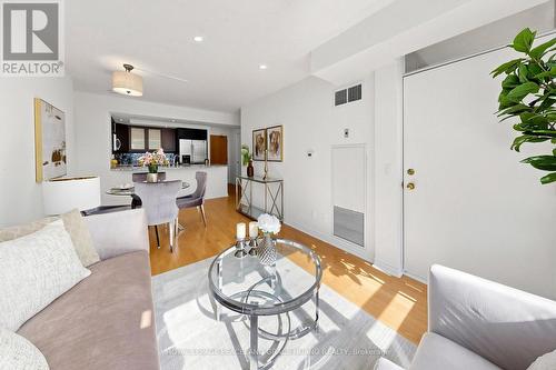 609 - 5 Rosehill Avenue, Toronto, ON - Indoor