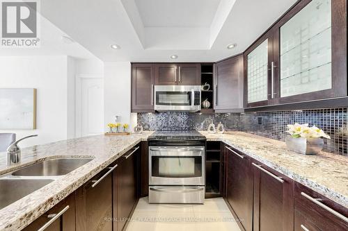 609 - 5 Rosehill Avenue, Toronto, ON - Indoor Photo Showing Kitchen With Double Sink With Upgraded Kitchen