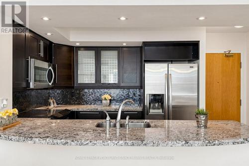 609 - 5 Rosehill Avenue, Toronto, ON - Indoor Photo Showing Kitchen With Double Sink With Upgraded Kitchen