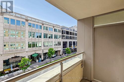 609 - 5 Rosehill Avenue, Toronto, ON - 