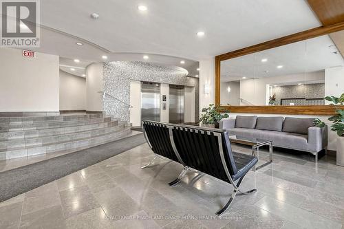 609 - 5 Rosehill Avenue, Toronto, ON - Indoor Photo Showing Other Room