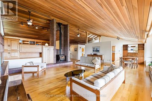 144 Elizabeth Street, Brighton, ON - Indoor Photo Showing Living Room