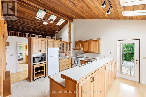 144 Elizabeth Street, Brighton, ON - Indoor Photo Showing Kitchen