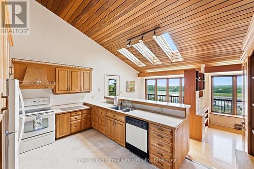 144 Elizabeth Street, Brighton, ON - Indoor Photo Showing Kitchen With Double Sink
