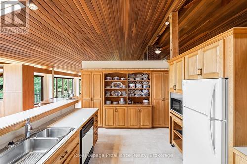 144 Elizabeth Street, Brighton, ON - Indoor Photo Showing Kitchen With Double Sink