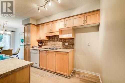 P86 - 175 David Bergey Drive, Kitchener, ON - Indoor Photo Showing Kitchen With Double Sink