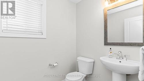 8 Melrose Court, St. Thomas, ON - Indoor Photo Showing Bathroom