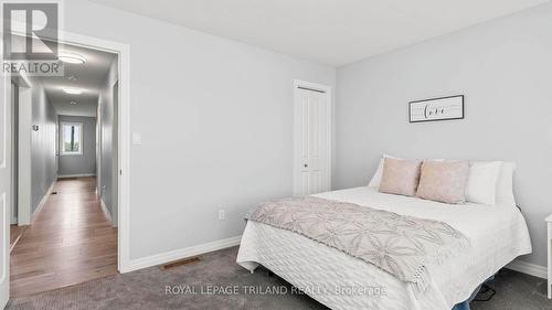 8 Melrose Court, St. Thomas, ON - Indoor Photo Showing Bedroom