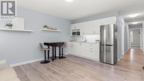 8 Melrose Court, St. Thomas, ON - Indoor Photo Showing Kitchen