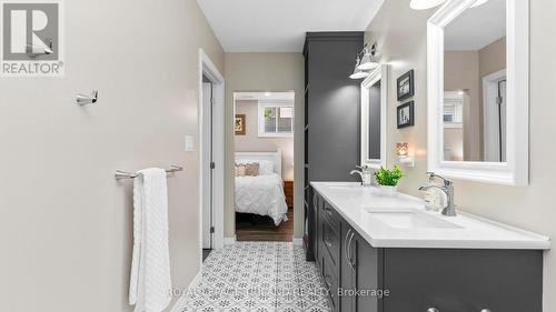 8 Melrose Court, St. Thomas, ON - Indoor Photo Showing Bathroom