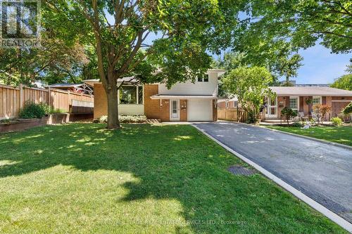 18 Osborne Crescent, Oakville, ON - Outdoor