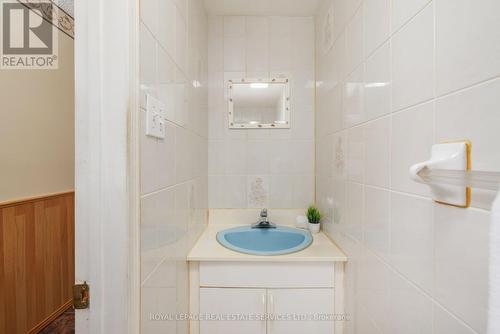 18 Osborne Crescent, Oakville, ON - Indoor Photo Showing Bathroom