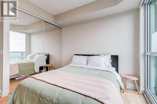 1806 - 100 John Street, Brampton, ON - Indoor Photo Showing Bedroom