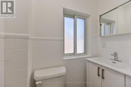 2nd flr 4 pce bathroom - 493 Ossington Avenue, Toronto, ON - Indoor Photo Showing Bathroom