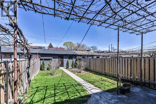 Backyard with double car garage - 493 Ossington Avenue, Toronto, ON - Outdoor
