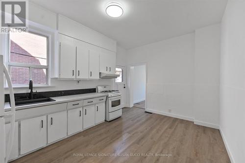Family sized eat in kitchen - 493 Ossington Avenue, Toronto, ON - Indoor Photo Showing Kitchen