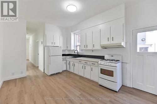 Family sized eat in kitchen - 493 Ossington Avenue, Toronto, ON - Indoor Photo Showing Kitchen