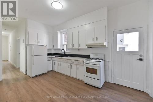 Family sized eat in kitchen - 493 Ossington Avenue, Toronto, ON - Indoor Photo Showing Kitchen