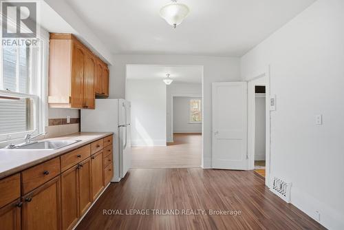 98 Cartwright Street, London East (East F), ON - Indoor Photo Showing Kitchen