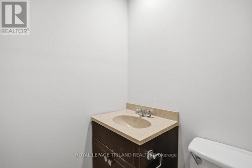 98 Cartwright Street, London East (East F), ON - Indoor Photo Showing Bathroom