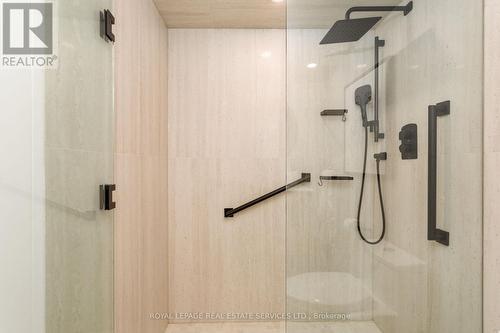 1401 - 2180 Marine Drive, Oakville, ON - Indoor Photo Showing Bathroom