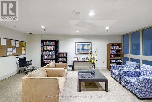 1401 - 2180 Marine Drive, Oakville, ON - Indoor