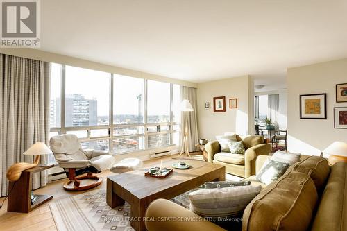 1401 - 2180 Marine Drive, Oakville, ON - Indoor Photo Showing Living Room